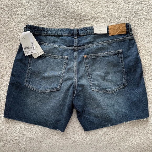 H&M Blue Jean Shorts with Raw Hem - Picture 6 of 8